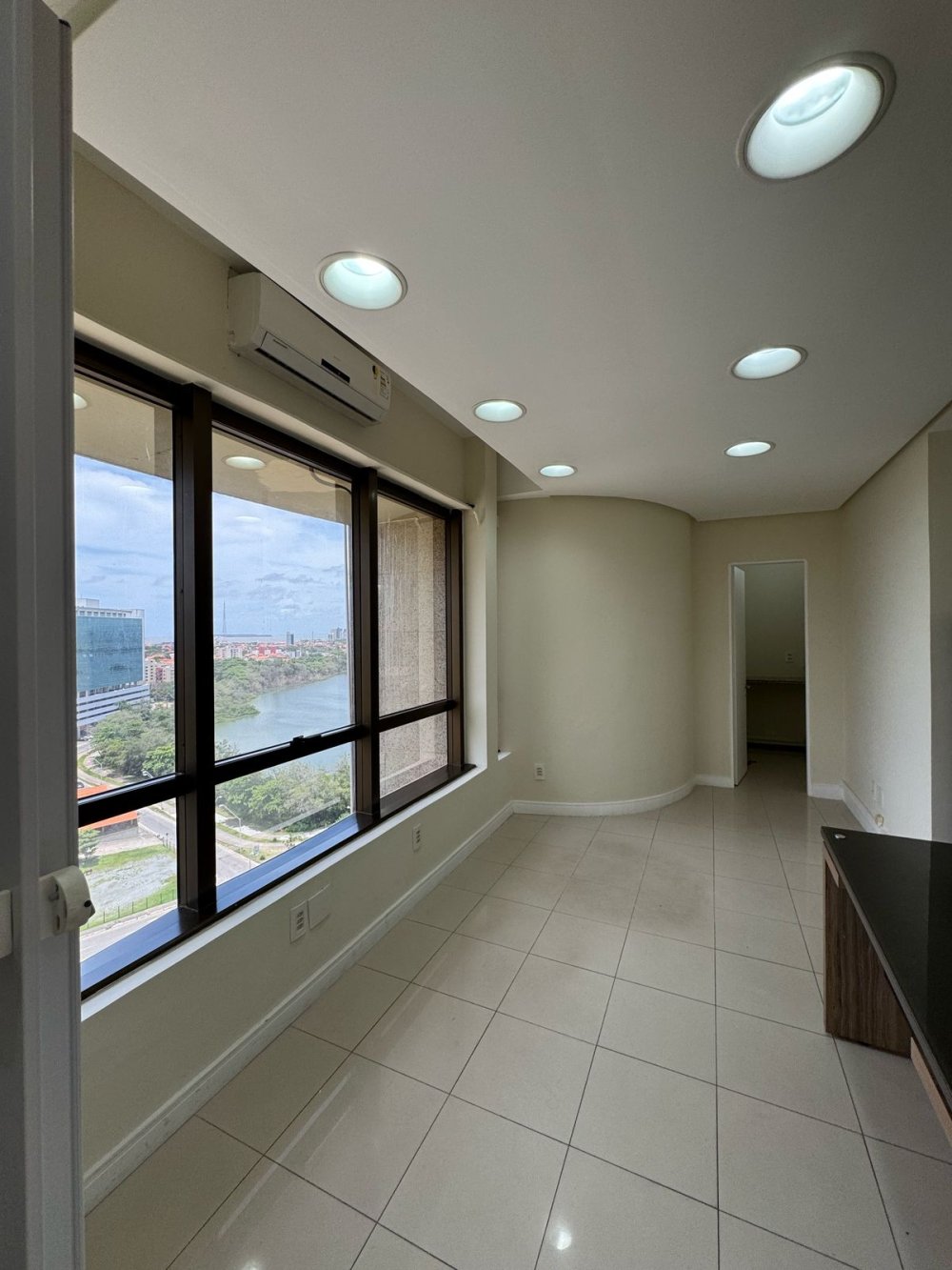 Sala Comercial - Aluguel - Jardim Renascena - So Lus - MA