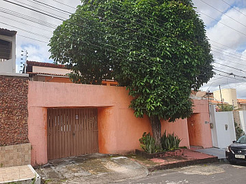 CASA � VENDA � VINHAIS